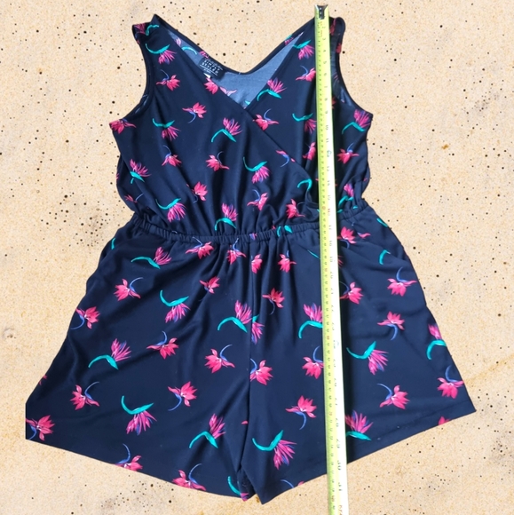 Simply Styled Ladies Floral Romper - Picture 5 of 10